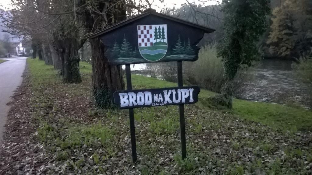 Holiday Home Vesna Brod na Kupi Exteriör bild